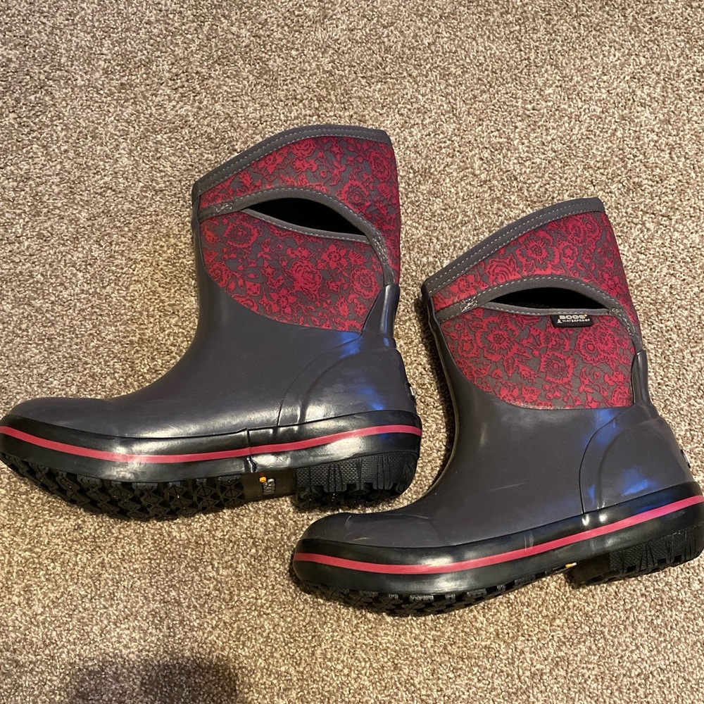 Women’s bogs size 8